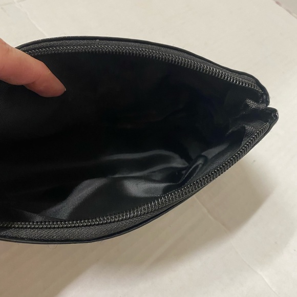 Realtree multi use case with shiny camouflage exterior perfect for small tools - Picture 4 of 6